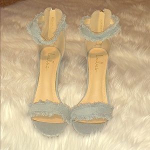 Denim frayed heel